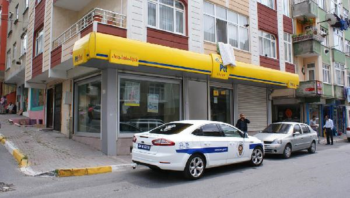 Bağcılar\'da Silahlı PTT Soygunu
