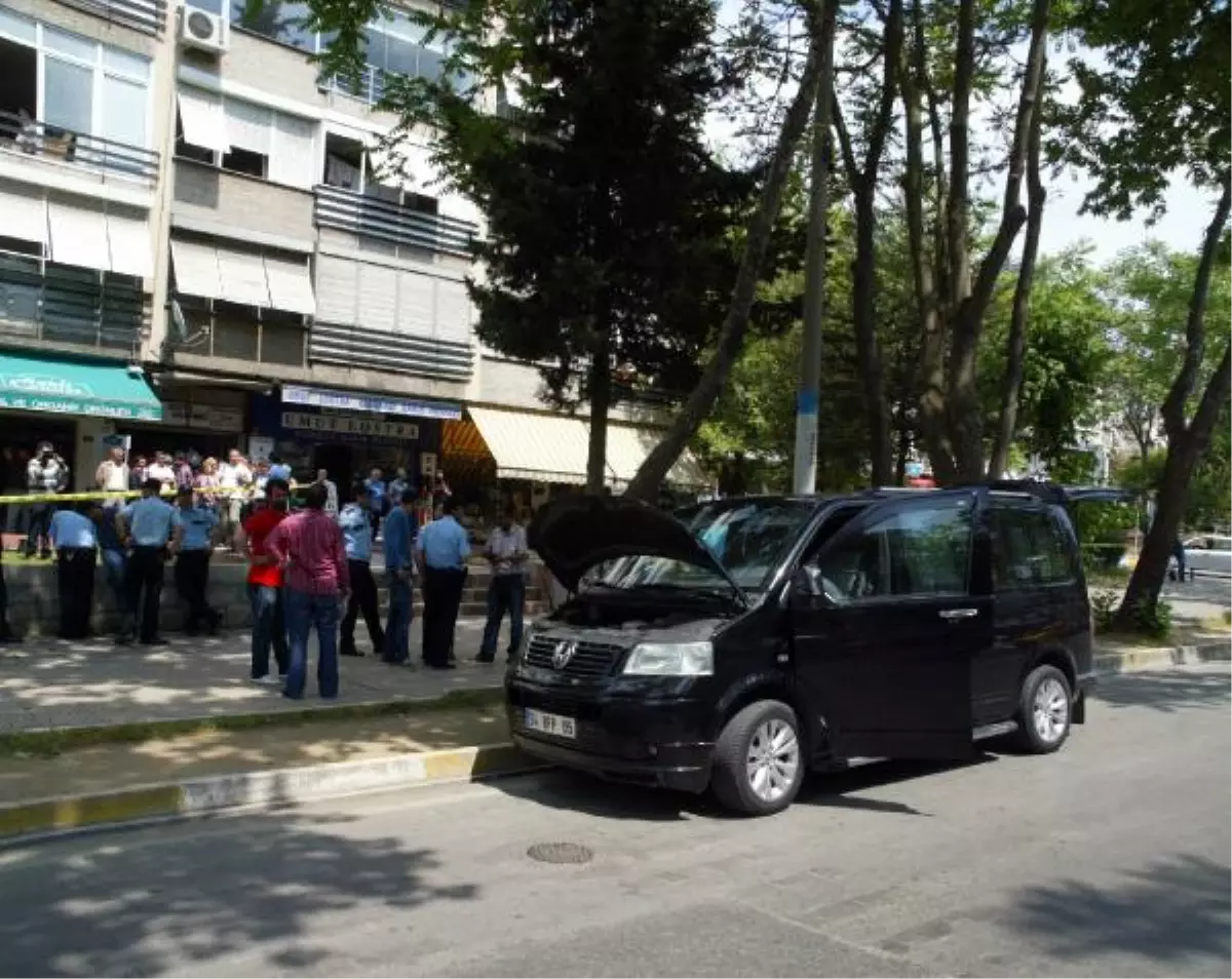 Bağdat Caddesinde Şüpheli Minibüse Bomba İhbarı