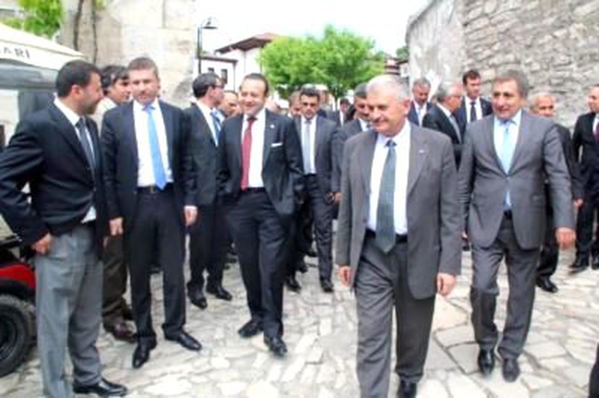 Bakan Yıldırım\'dan Çevre Yolu Açıklaması