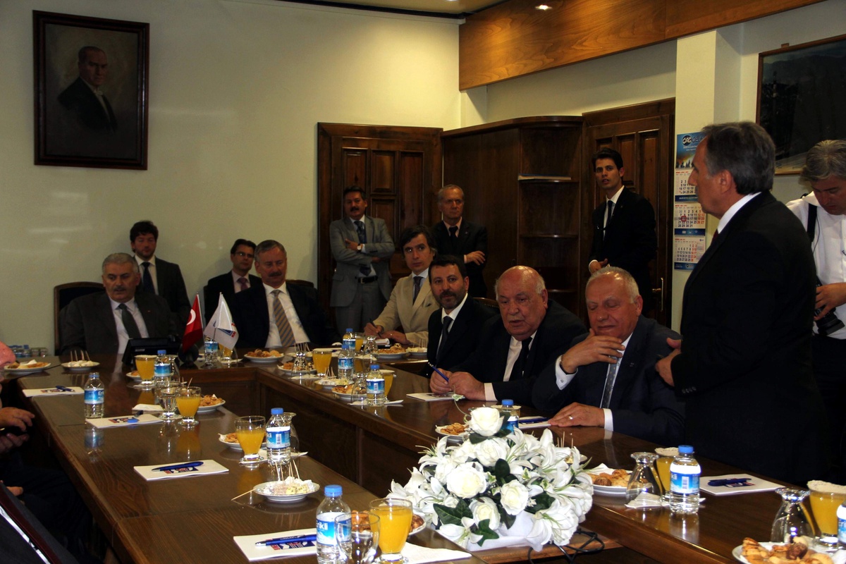 Bakan Yıldırım Kardemir\'i Ziyaret Etti