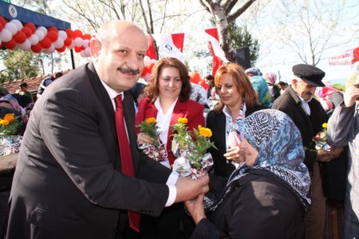 Başkan Bakırcı\'dan Anneler Günü Hediyesi