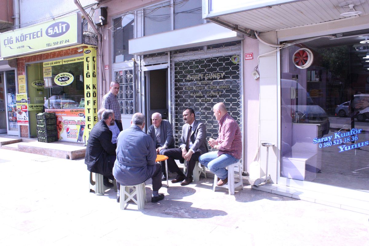 Başkan Bayram Bolu Caddesi Esnafını Gezdi