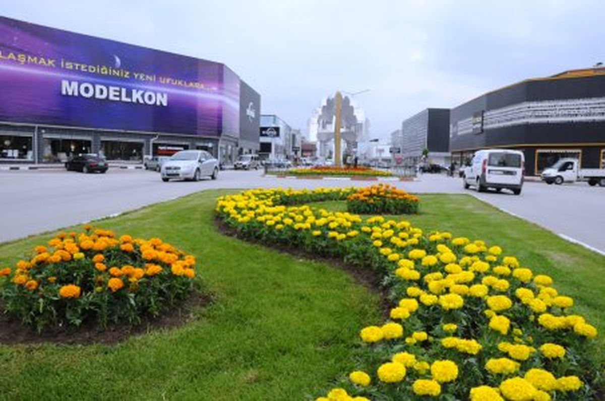 Belediye İnegöl\'ü 138 Bin Çiçekle Donatacak