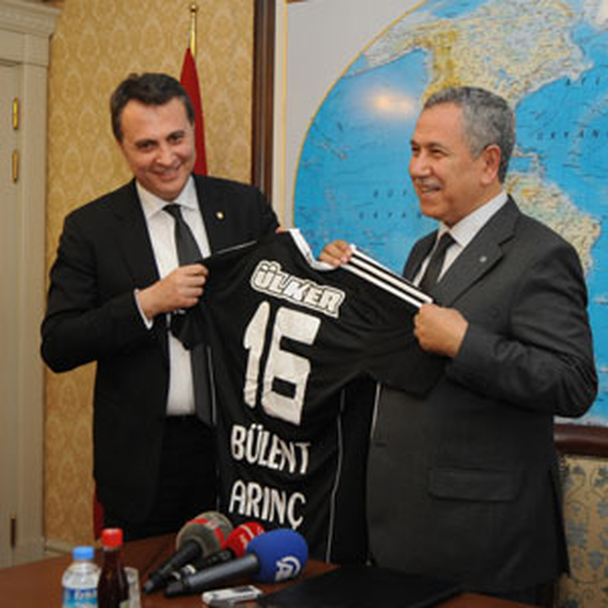 Beşiktaş Başkanı Fikret Orman\'dan Başbakan Yardımcısı Bülent Arınç\'a Ziyaret