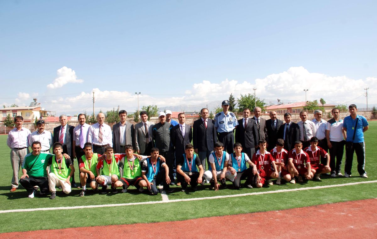 Besni'de Gençlik Yürüyüşü Yapıldı