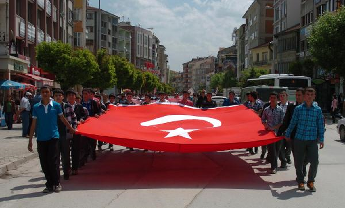 Bolu\'da \'Atatürk\'ü Anma Yürüyüşü\'