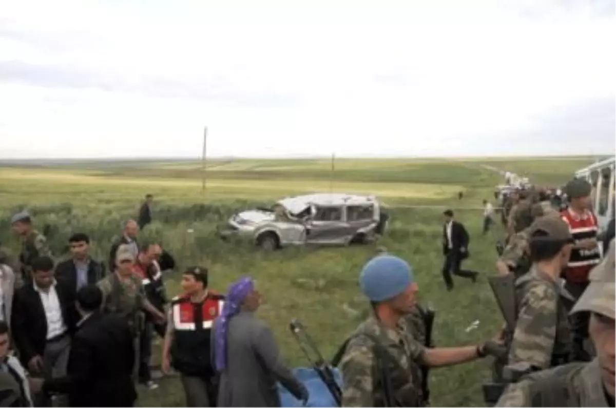 Cenazeye Giderken Kaza Geçirdiler; 2 Ölü, 6 Yaralı (2)