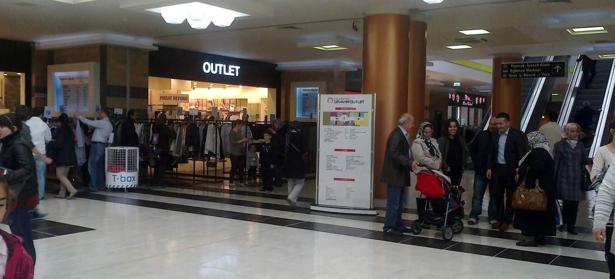 Cevahir Outlet\'te İndirim Bitmiyor