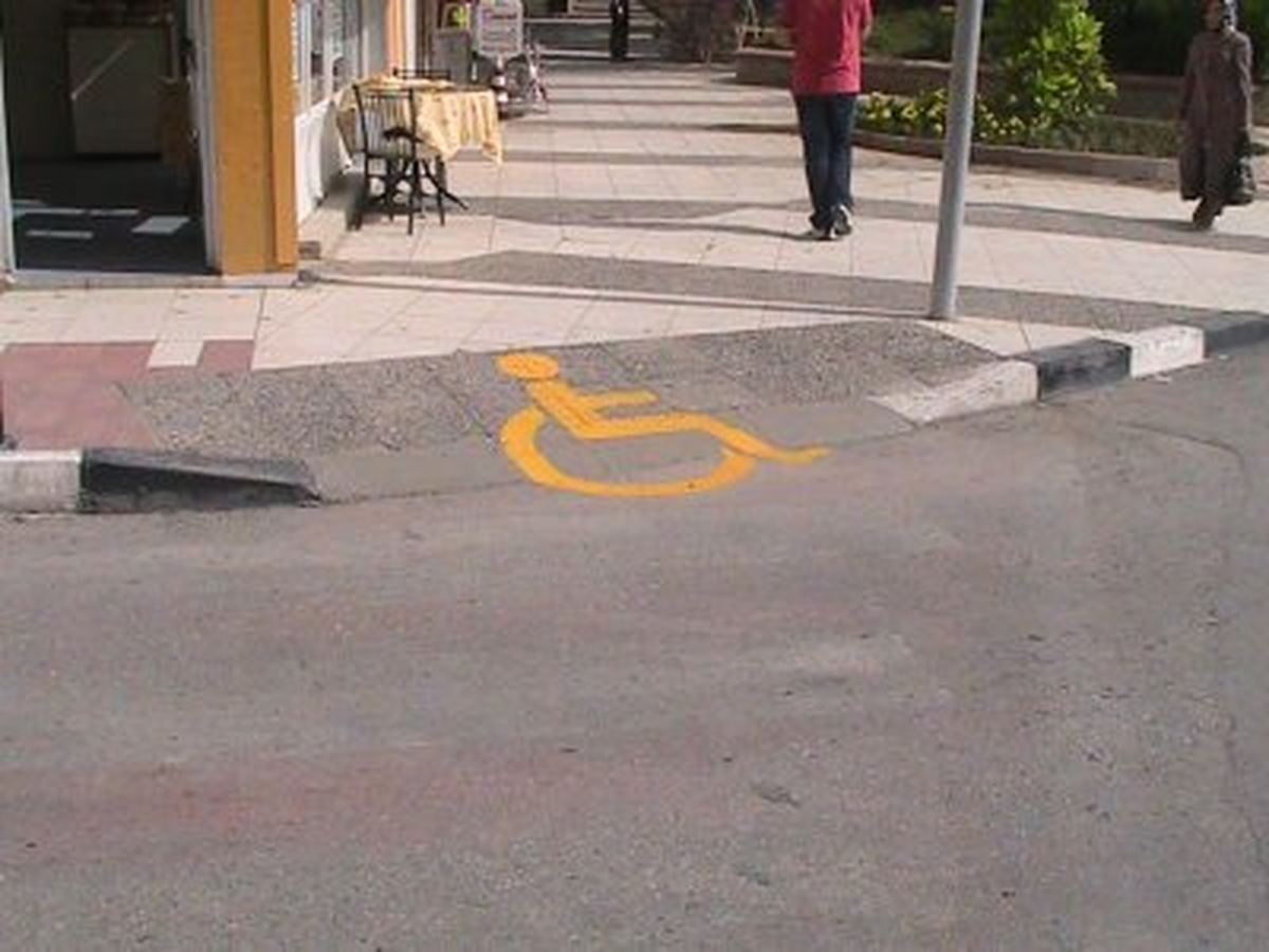 Engelli Kaldırımları Yenilendi