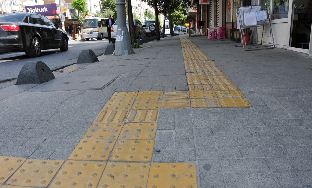 Gaziosmanpaşa'da Çağdaş Kaldırım Uygulaması