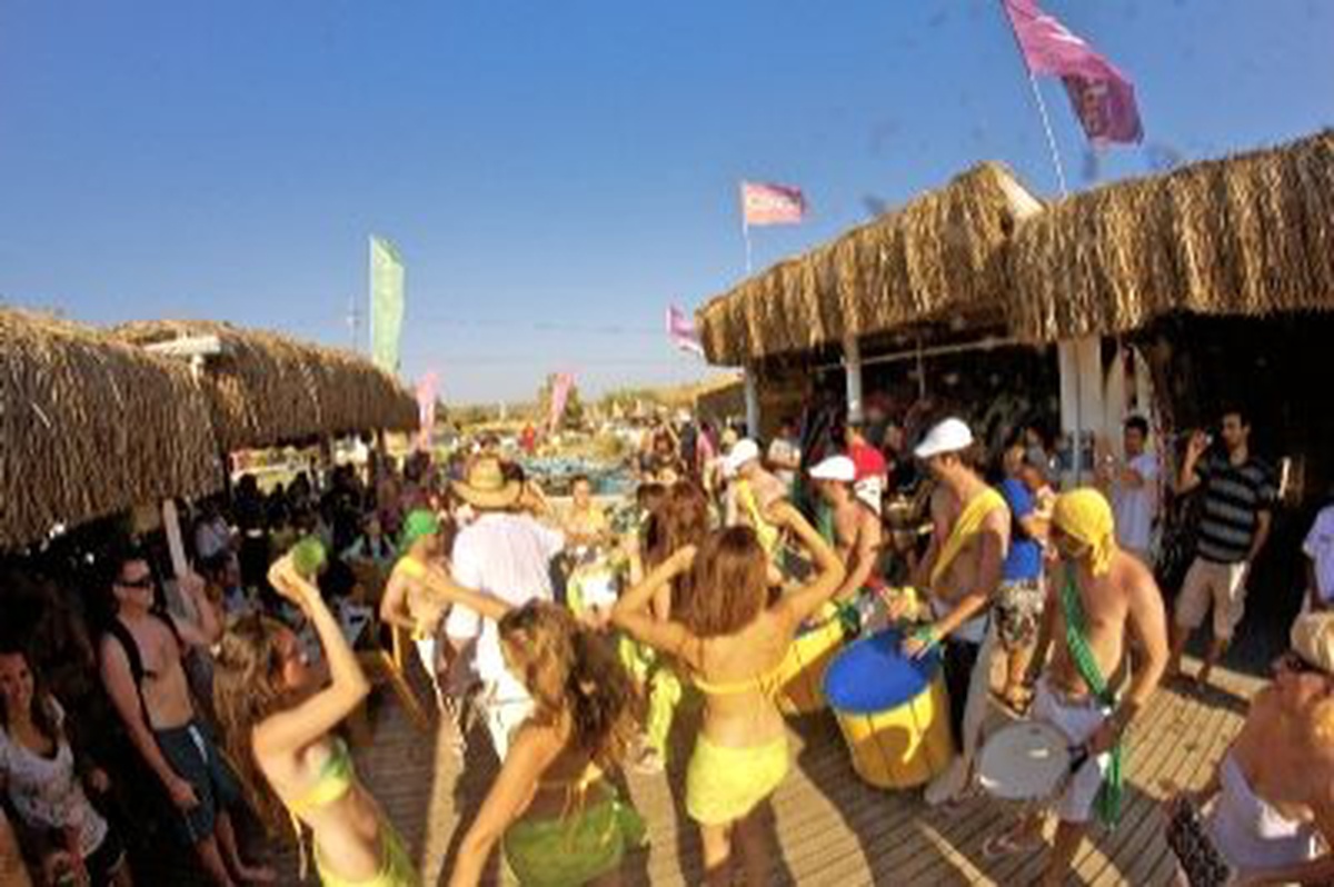 Güneş, Deniz Ve Eğlencenin Adresi Makah Beach Sezona Merhaba Diyor