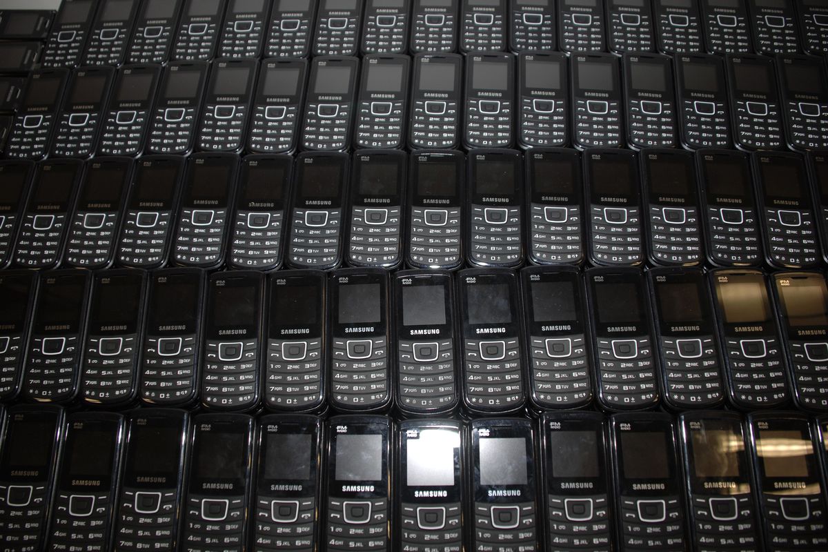 Havalimanında Kaçak Telefon Yakalandı
