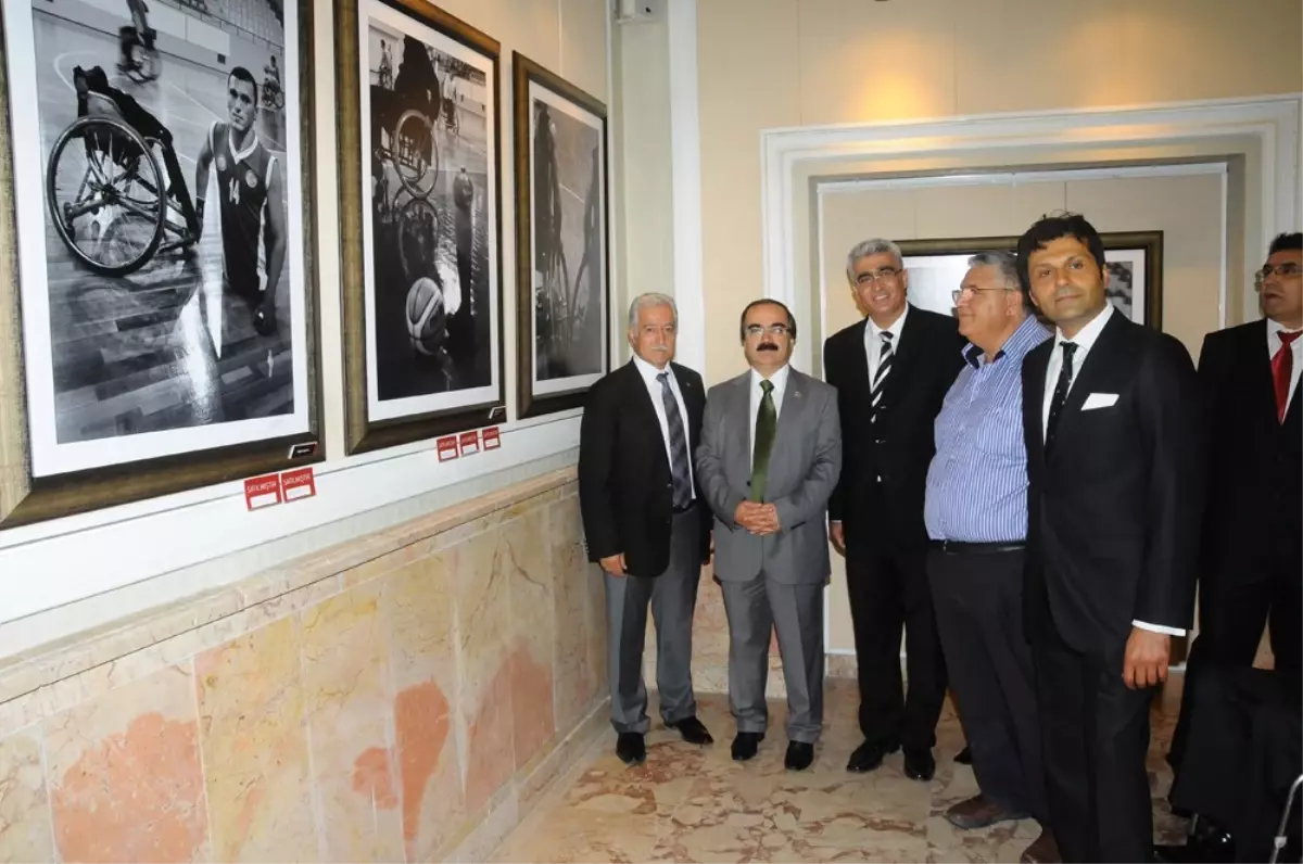 'Her Şeye Rağmen' Fotoğraf Sergisi Açıldı
