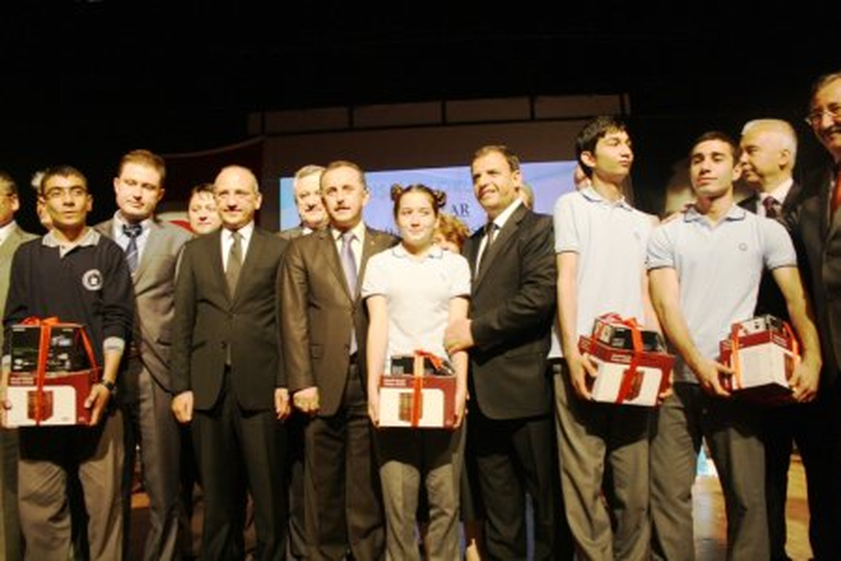 Hiçbir Başarı Kendiliğinden Gelmez