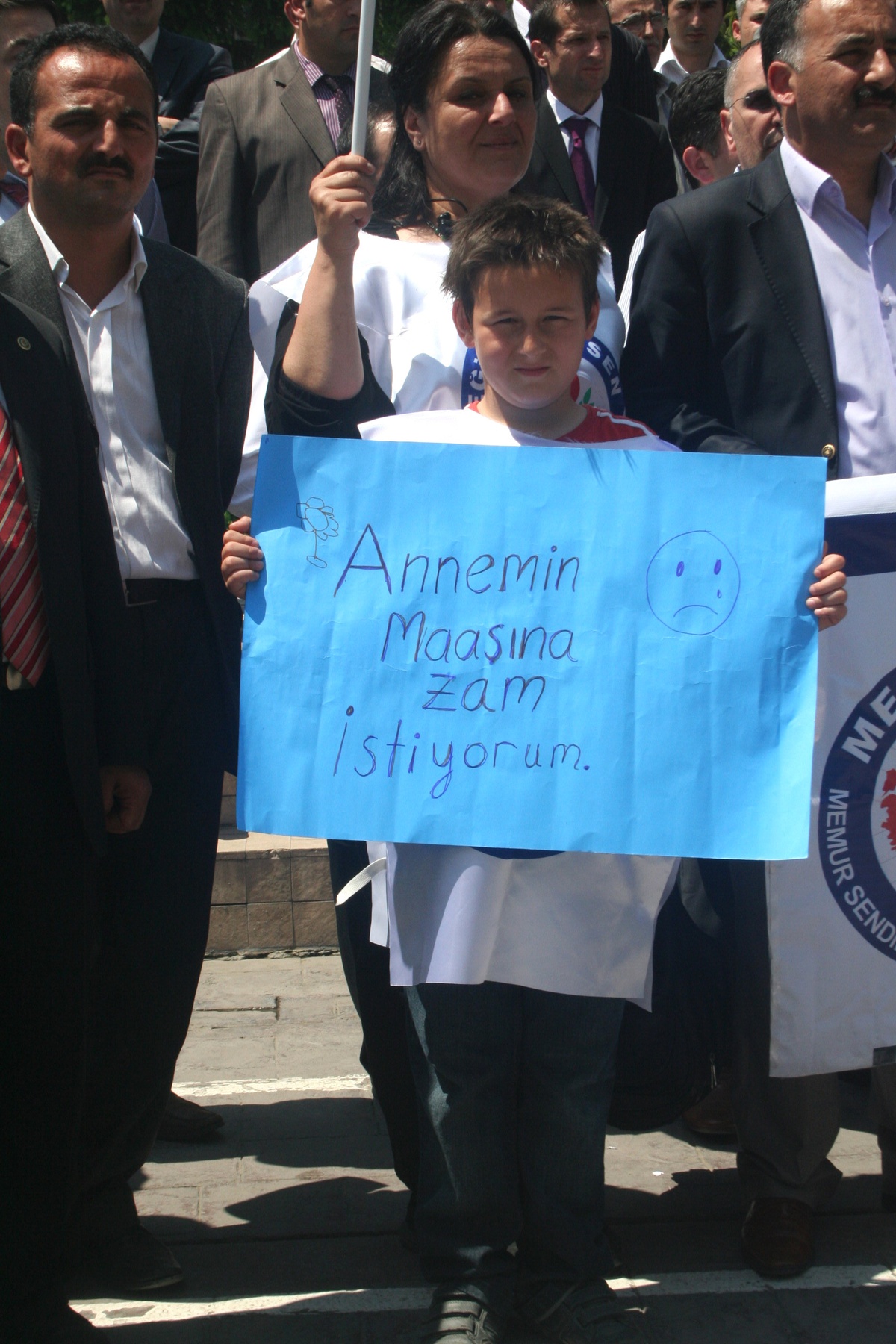 Hükümetin Memur Maaşına Zam Teklifine Tepki