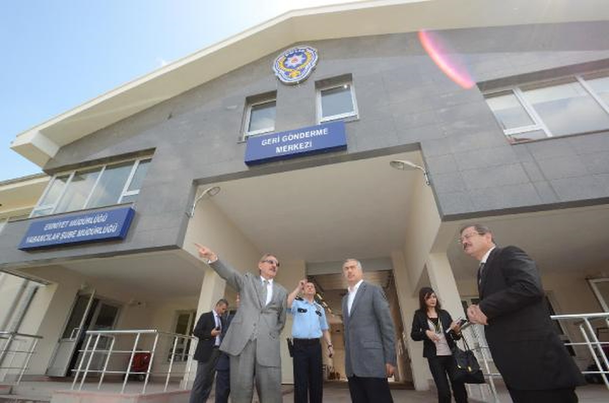 İnsan Hakları İnceleme Komisyonu, Geri Gönderme Merkezi'ni İnceledi