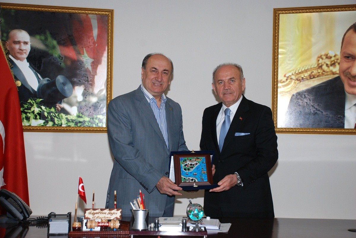 Kadir Topbaş, AK Parti Adana İl Başkanlığı'nı Ziyaret Etti