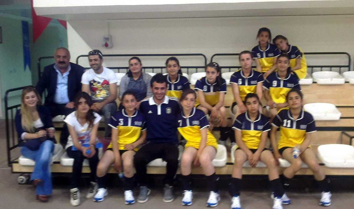Kahtalı Minik Kızlar Voleybolda Bölge Üçüncüsü Oldu