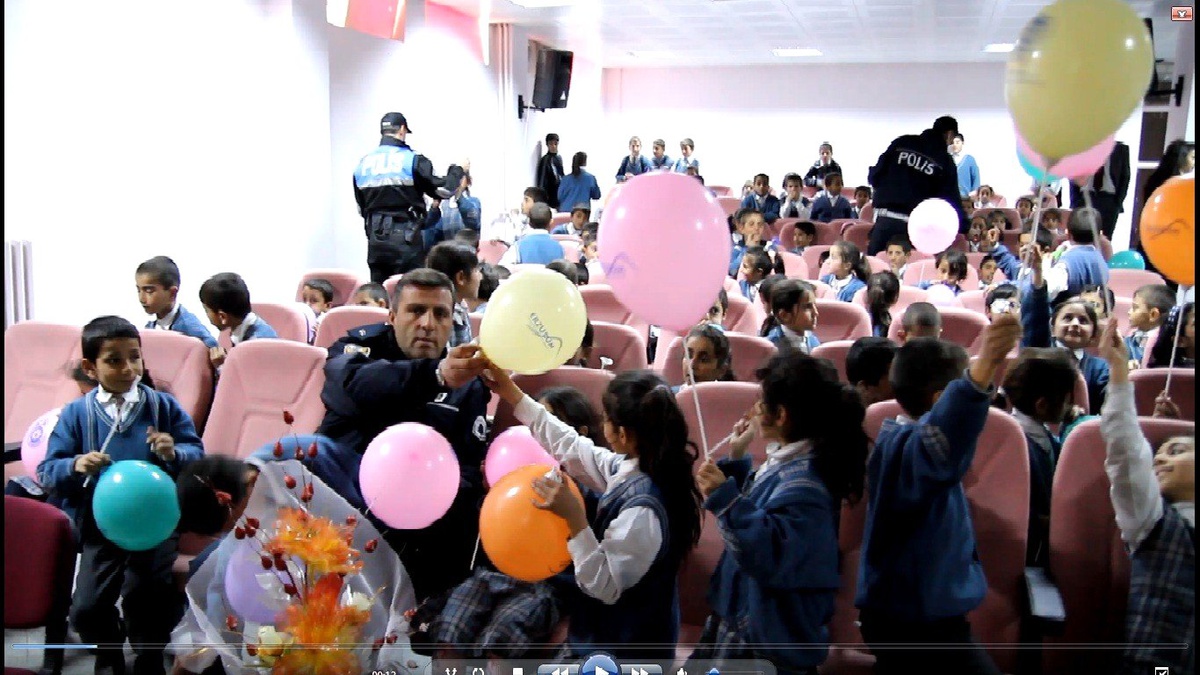 Köyrüköy'de İlköğretim Öğrencilerine Trafik Eğitimi