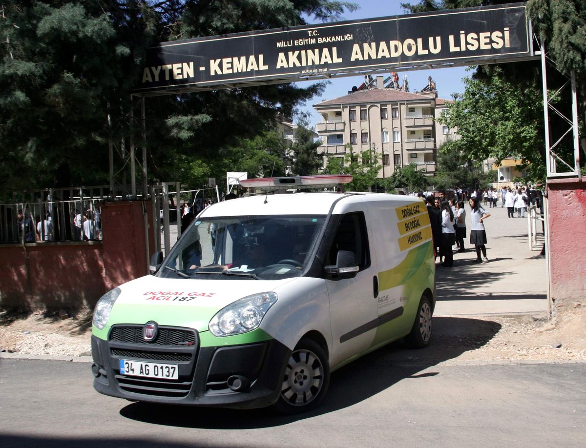 Lisede Doğalgaz Alarmı