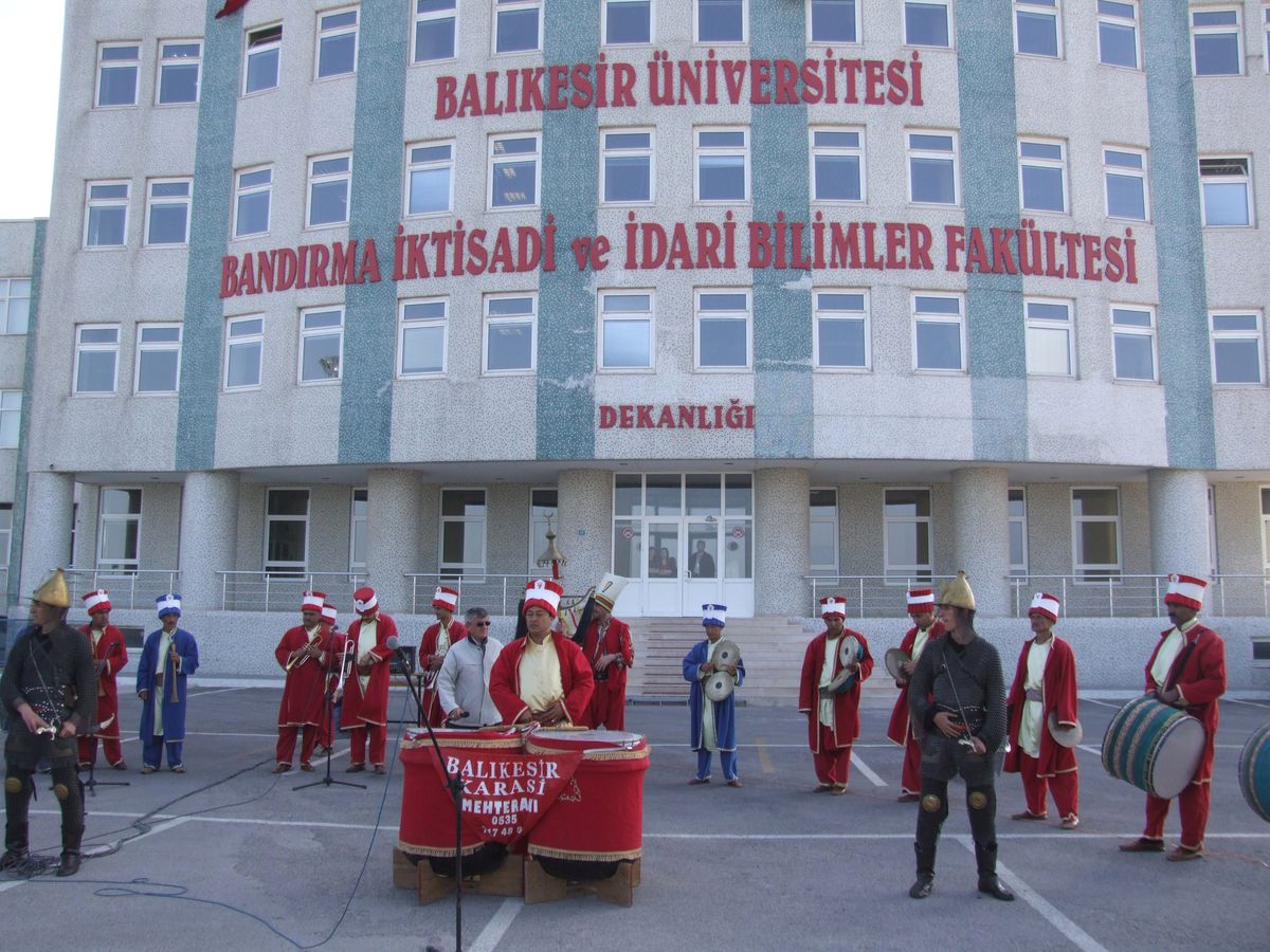 Mehter Üniversitelileri Mest Etti