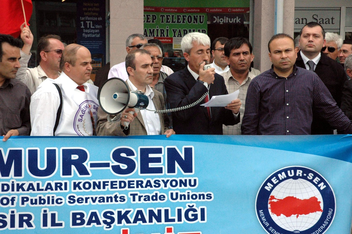 Memur-Sen, Hükumetin Açıkladığı Zam Oranını Protesto Etti