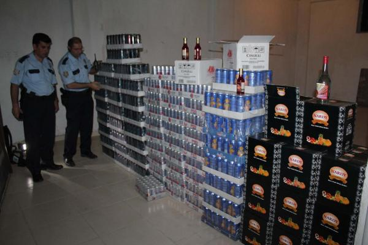 Minibüste Sahte İçki Ele Geçirildi