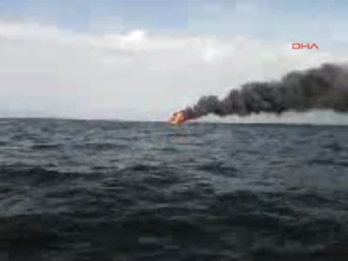 Mudanya Açıklarında Tekne Yanıyor