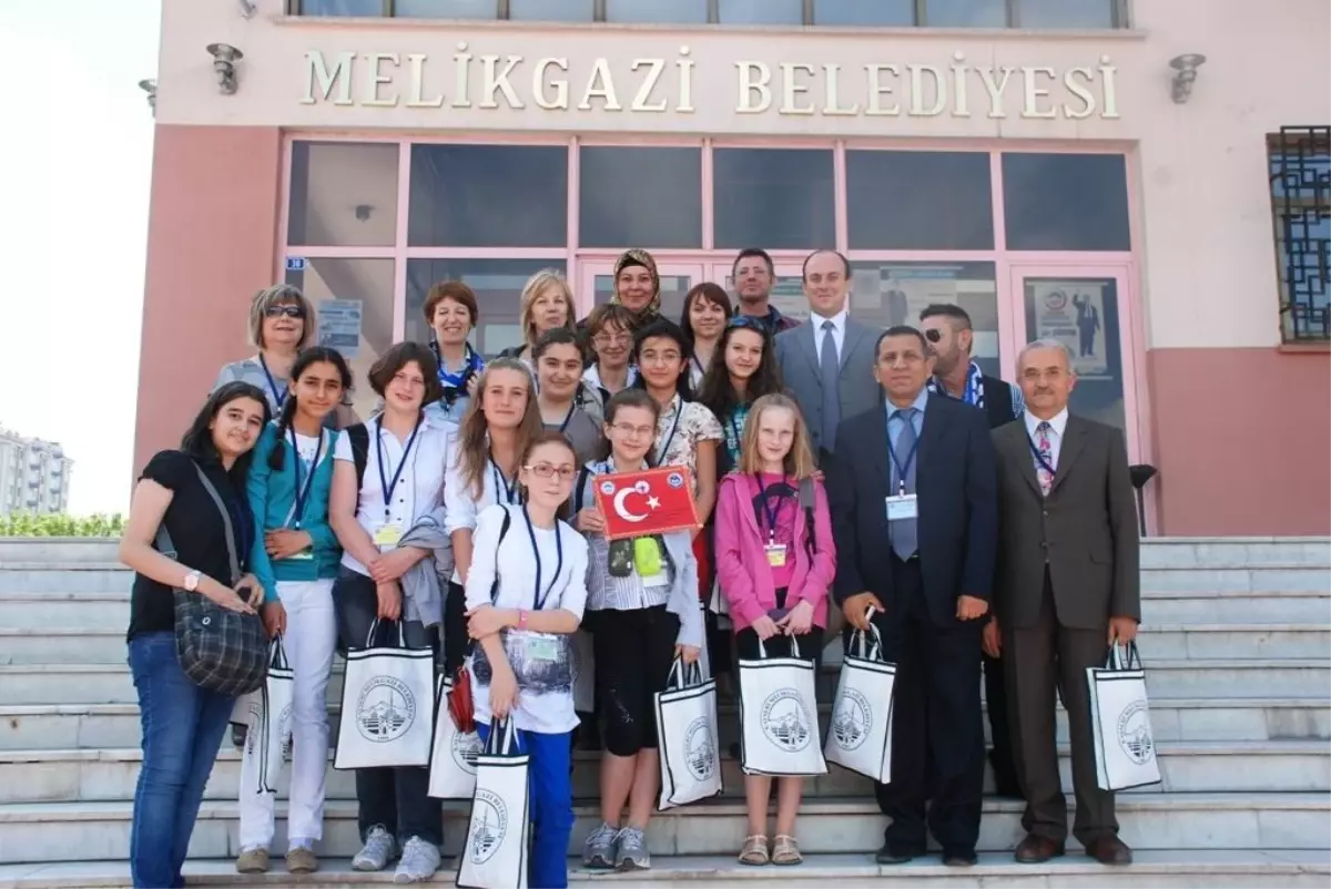 Onların Hayalleri Dünyayı Değiştirecek