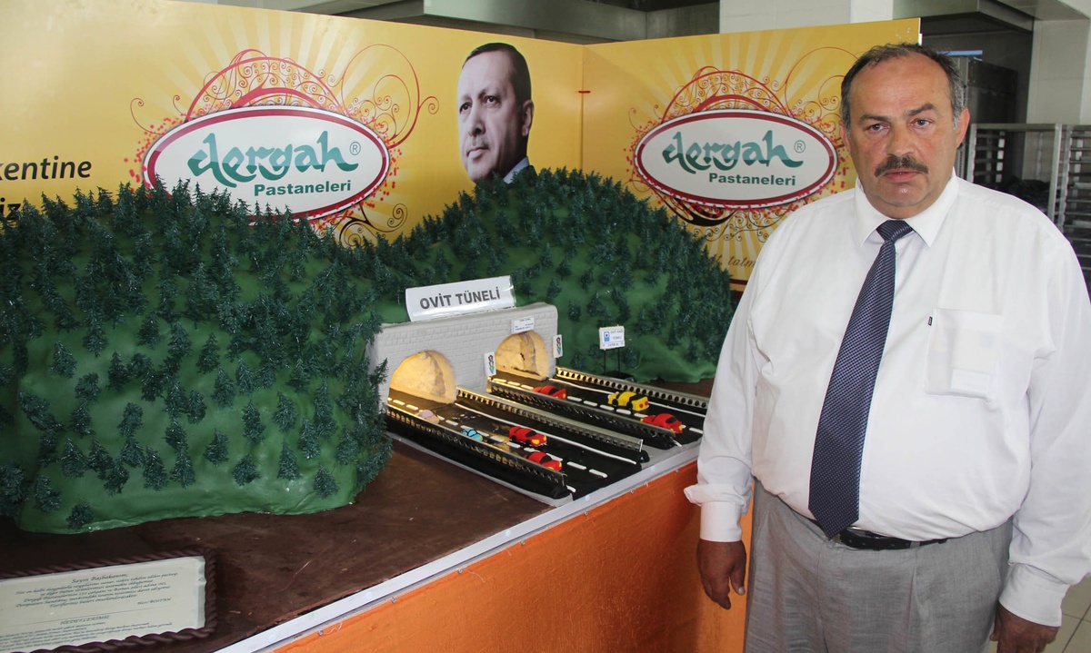 Ovit Pastası'nı Yapmak İçin 10 Pasta Ustası 3 Gün Çalıştı