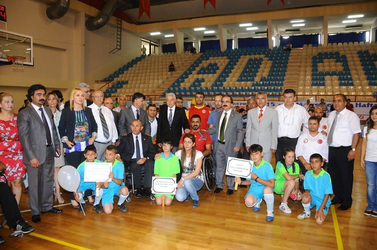 Potanın Efeleri Adana\'da Dolu Dizgin