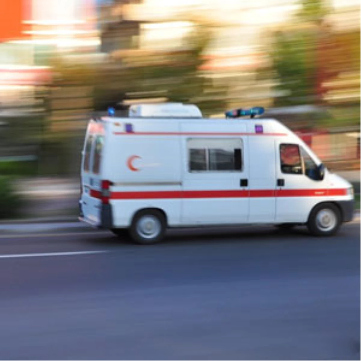 Sağlık Personelini, Hasta Taşıyan Ambulanstan İndirip Dövdüler