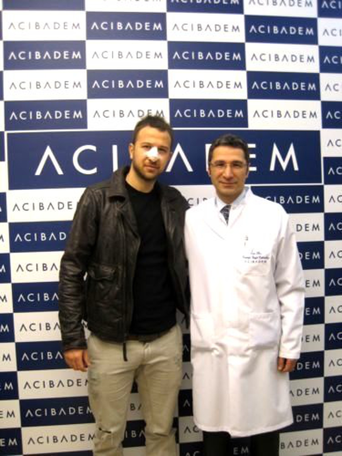 Trabzonsporlu Futbolcu Giray Kaçar Burun Ameliyatı Oldu