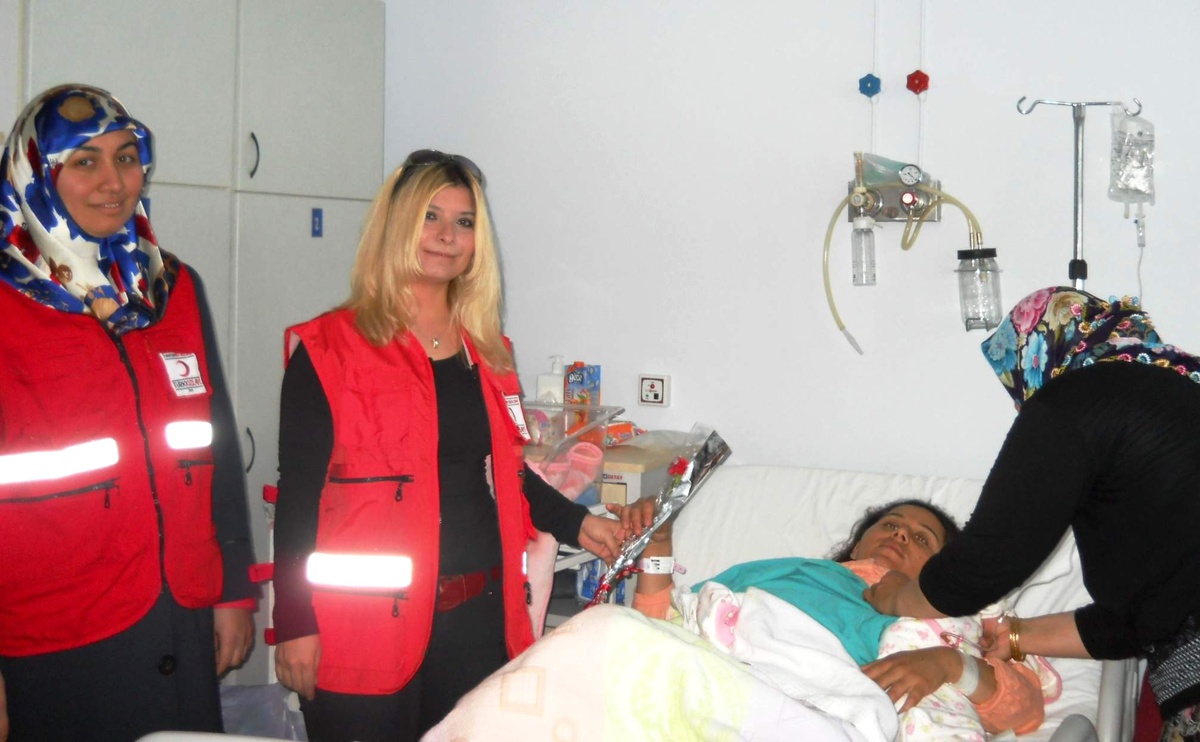 Türk Kızılay'ı Yeni Annelere Sürpriz Yaptı