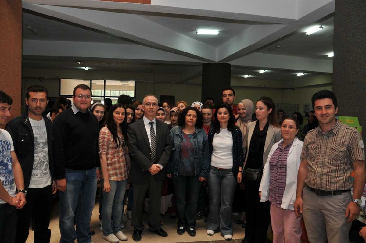 Üniversite Öğrencilerinden Yıl Sonu Sergisi