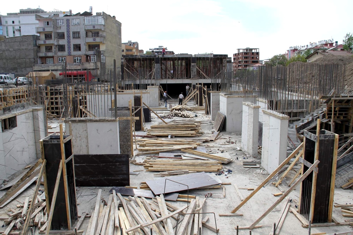 Van\'ın Köklü Lisesinin Yerine Öğretmenevi Yapılıyor