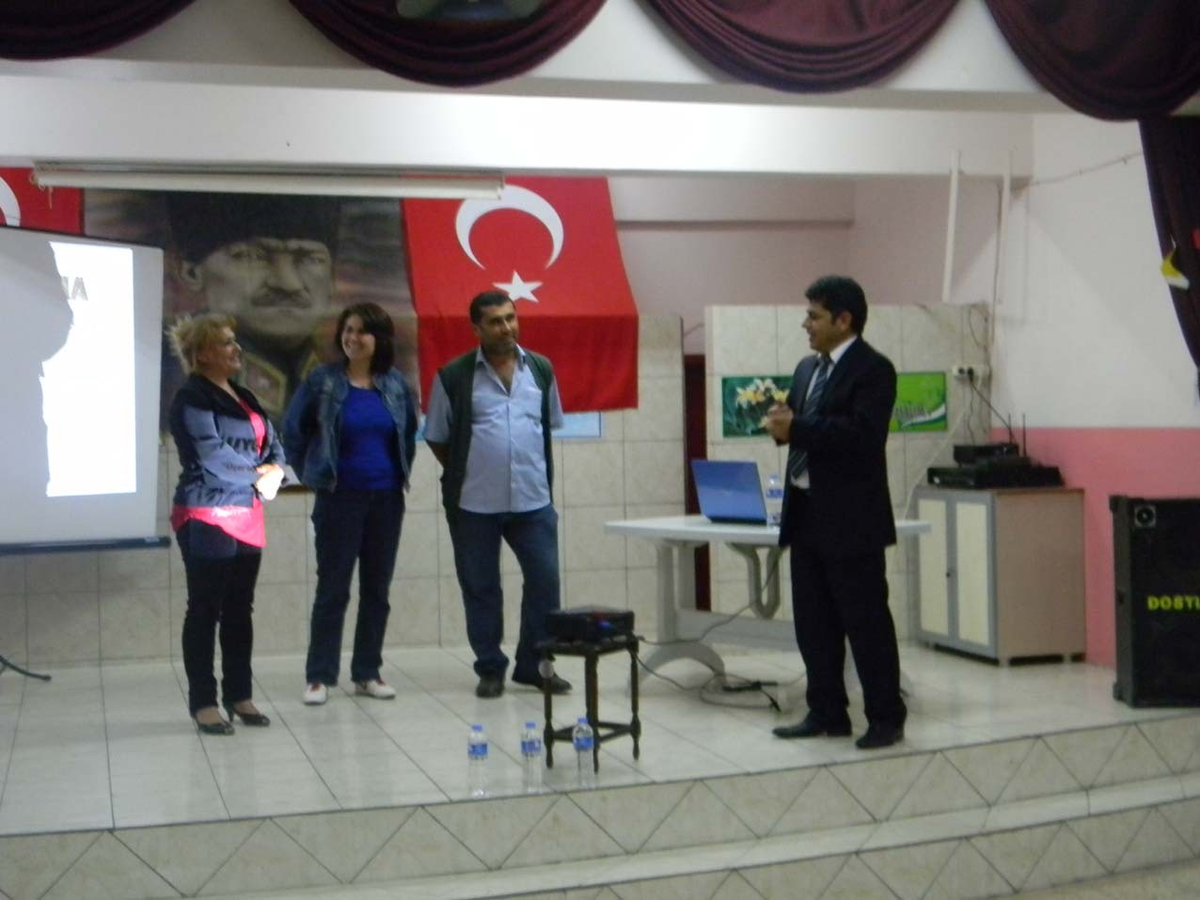 Velilere Sınav Kaygısıyla Başa Çıkma Yolları Anlatıldı