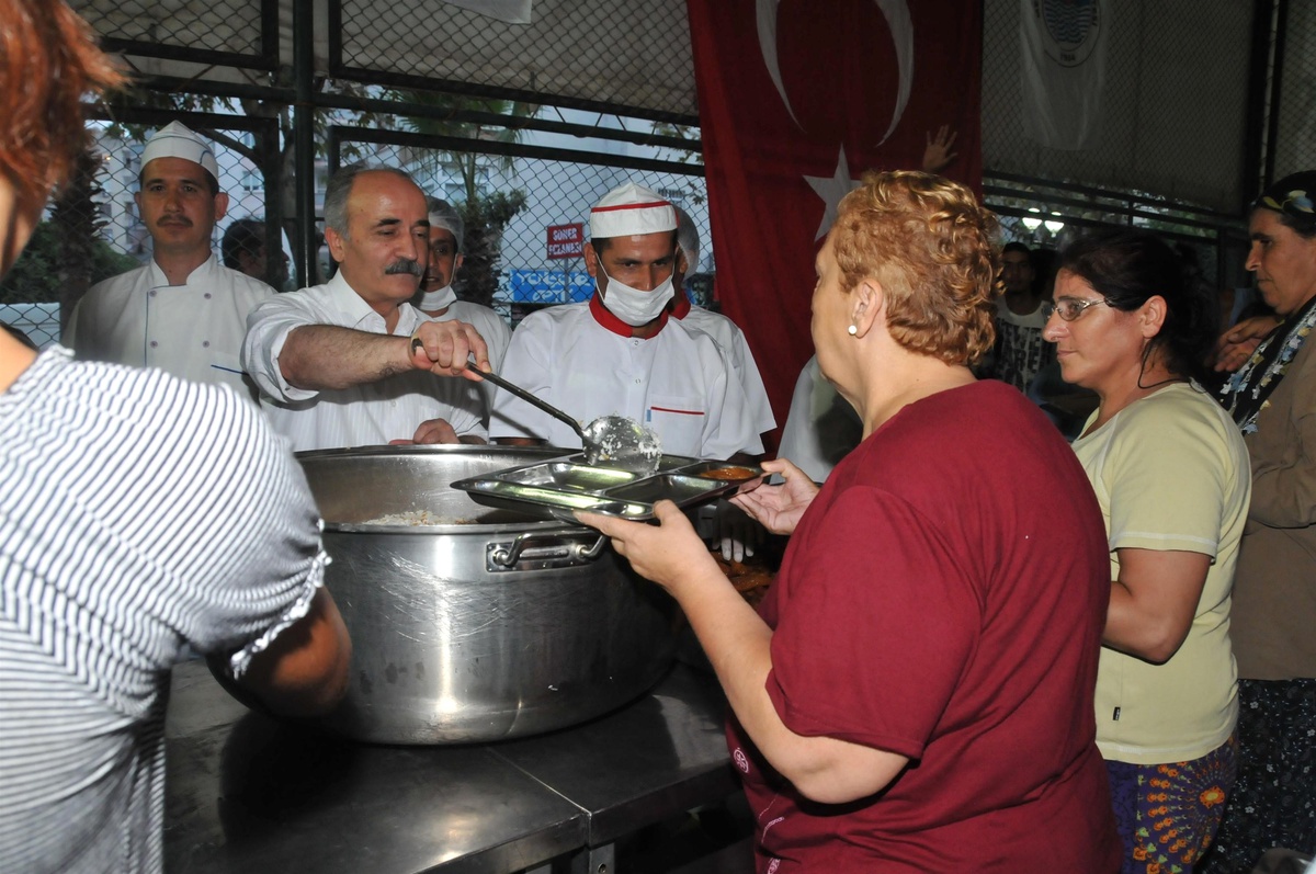 Yenişehir Belediyesi Aşevi 15 Yıldır Hizmet Veriyor