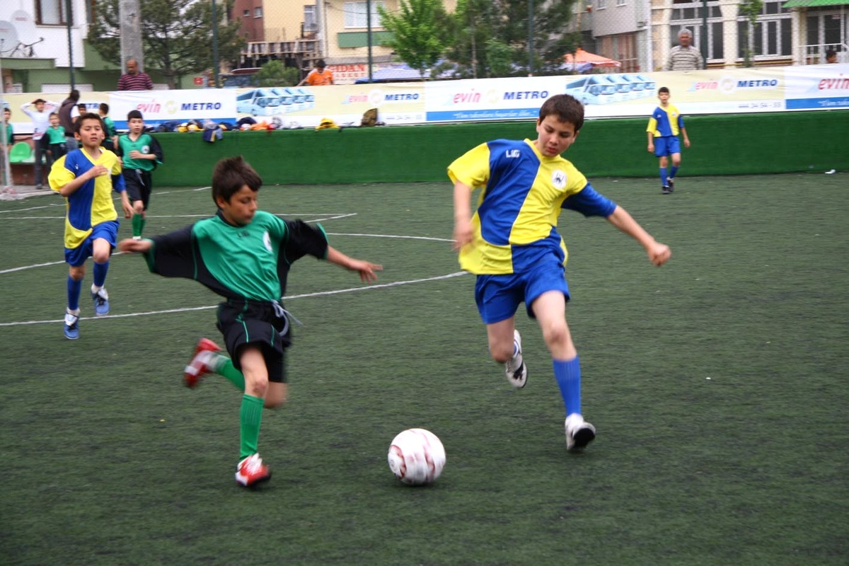 Adapazarı Belediyesi Minikler Futbol Turnuvası Başlıyor