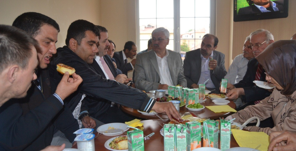 AK Parti Sakarya Milletvekili Şaban Dişli, AK Parti Adapazarı İlçe Başkanı Mustafa Ak'ı Ziyaret Etti