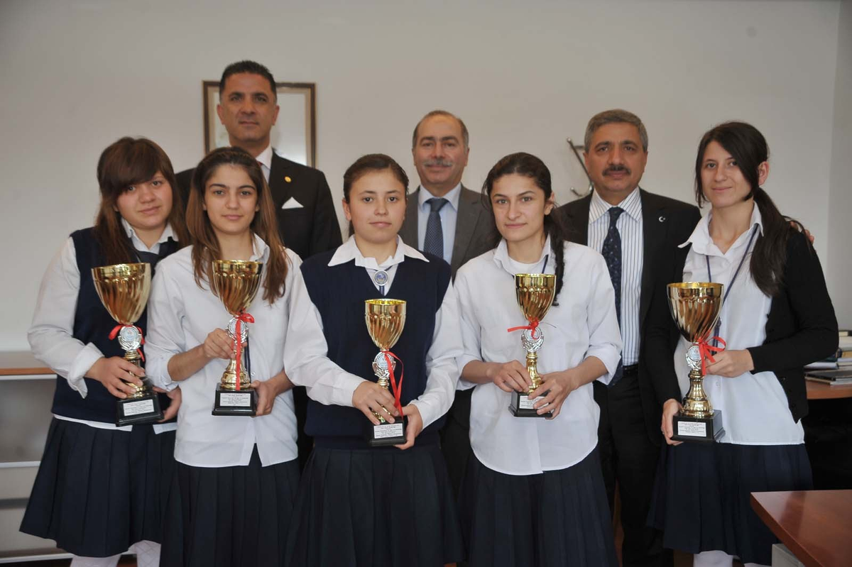 Altındağlı Öğrenciler İşitme Engelliler Spor Oyunları'nda Ödülleri Topladı