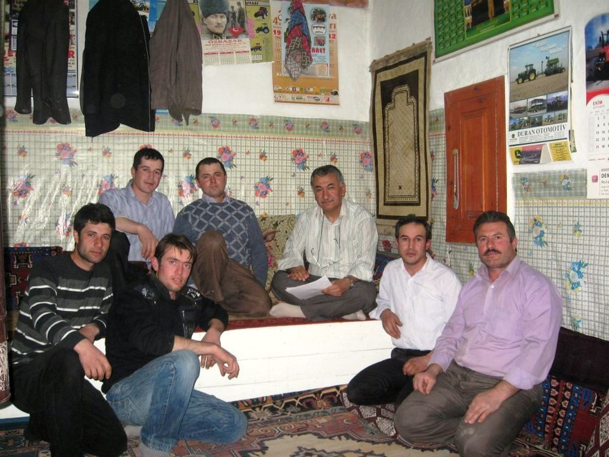 Altıntaş İmam Hatip Lisesinden 'Köy Odaları Aydınlansın' Projesi