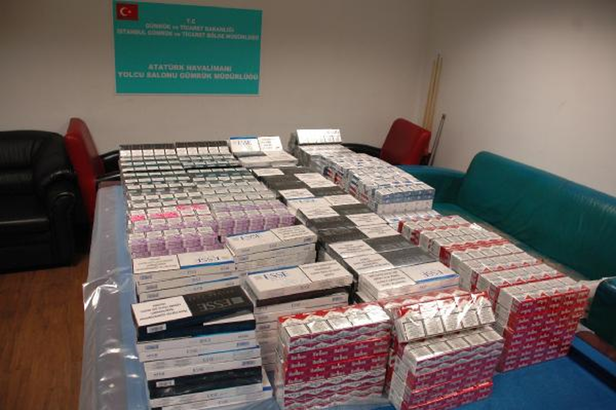 Atatürk Havalımanı\'nda 550 Karton Kaçak Kırgız Sigarası Yakalandı