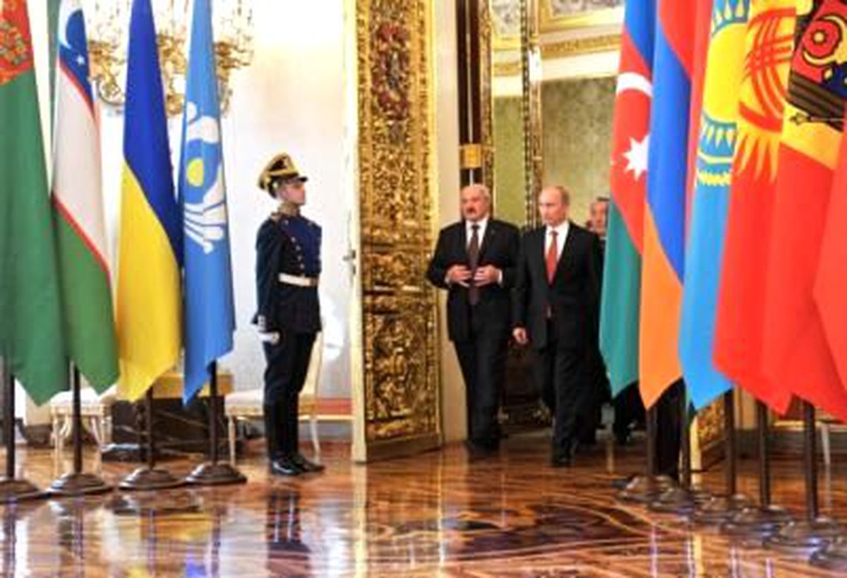 Bağımsız Devletler Topluluğu Liderler Zirvesi Kremlin'de Başladı