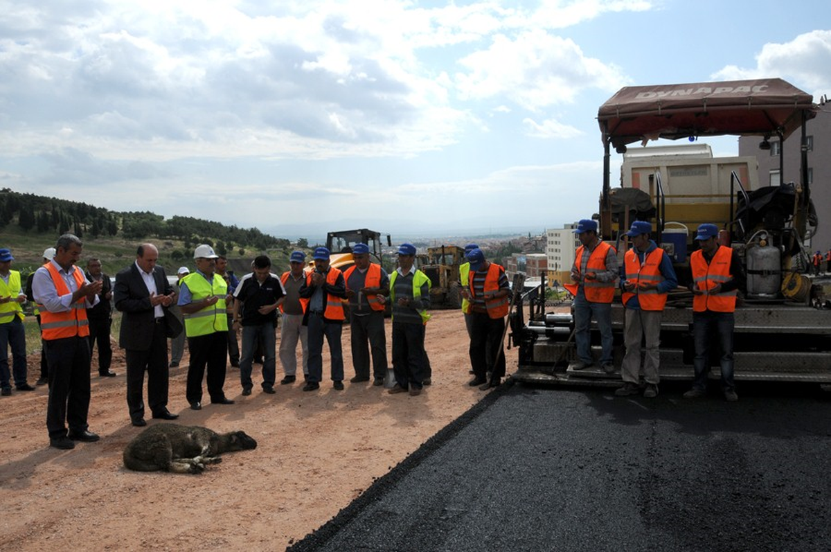 Balıkesir'de Asfalt Sezonu Dualarla Açıldı
