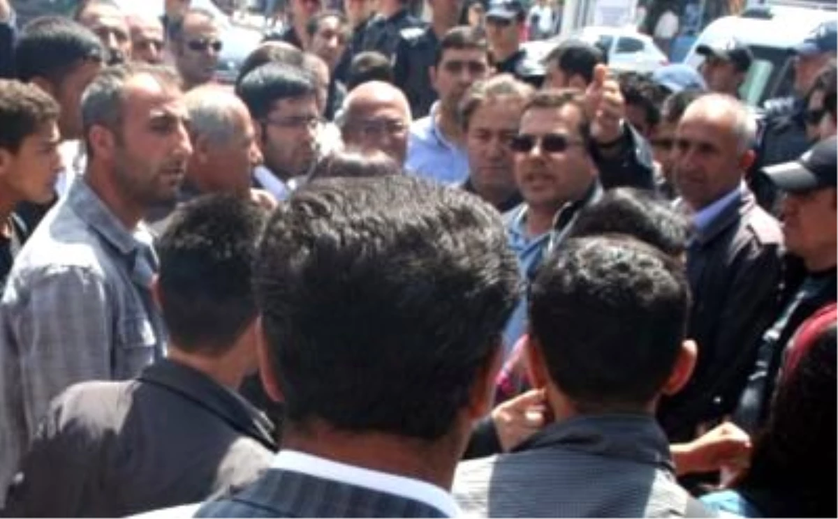 BDP Van Milletvekili Üçer, Polisle Tartıştı