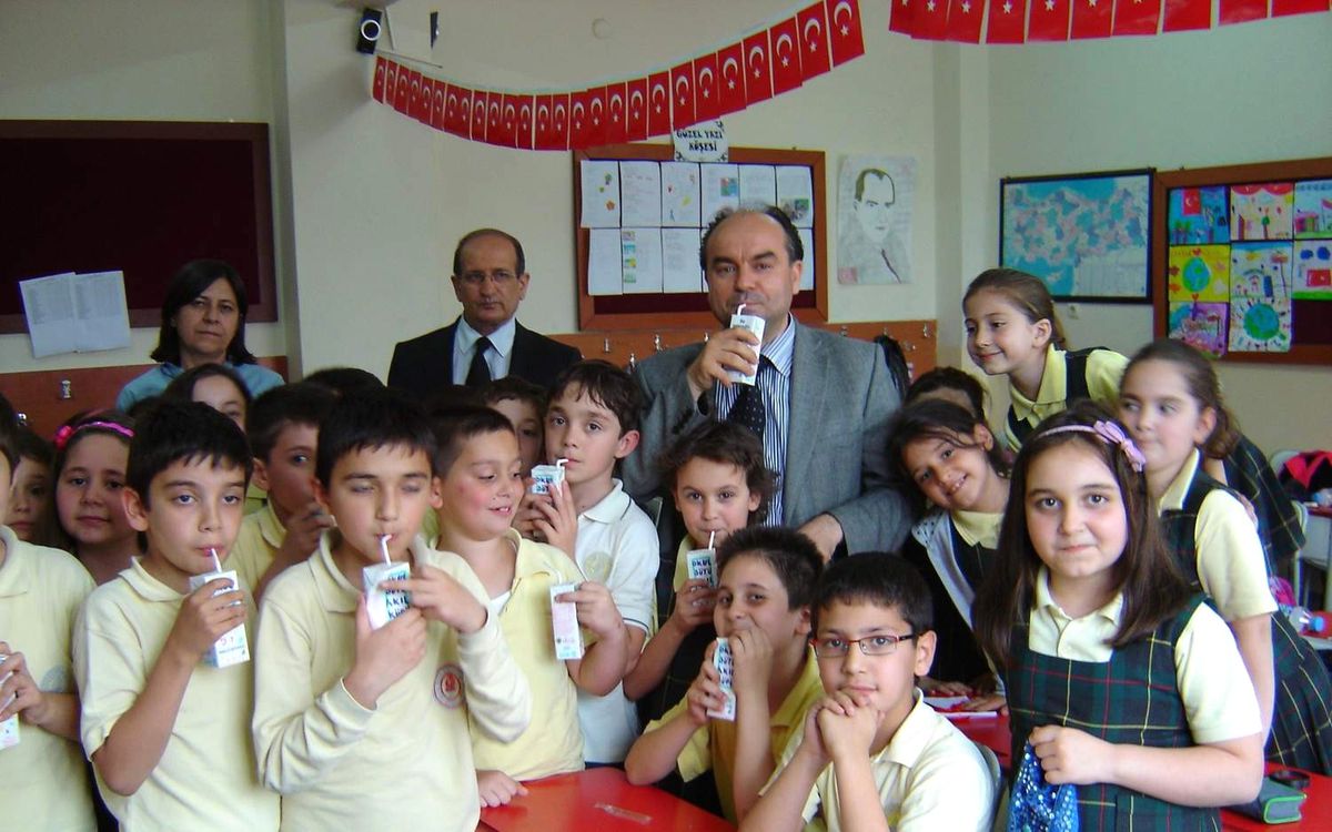 Bursalı Öğrenciler Okul Sütünden Memnun