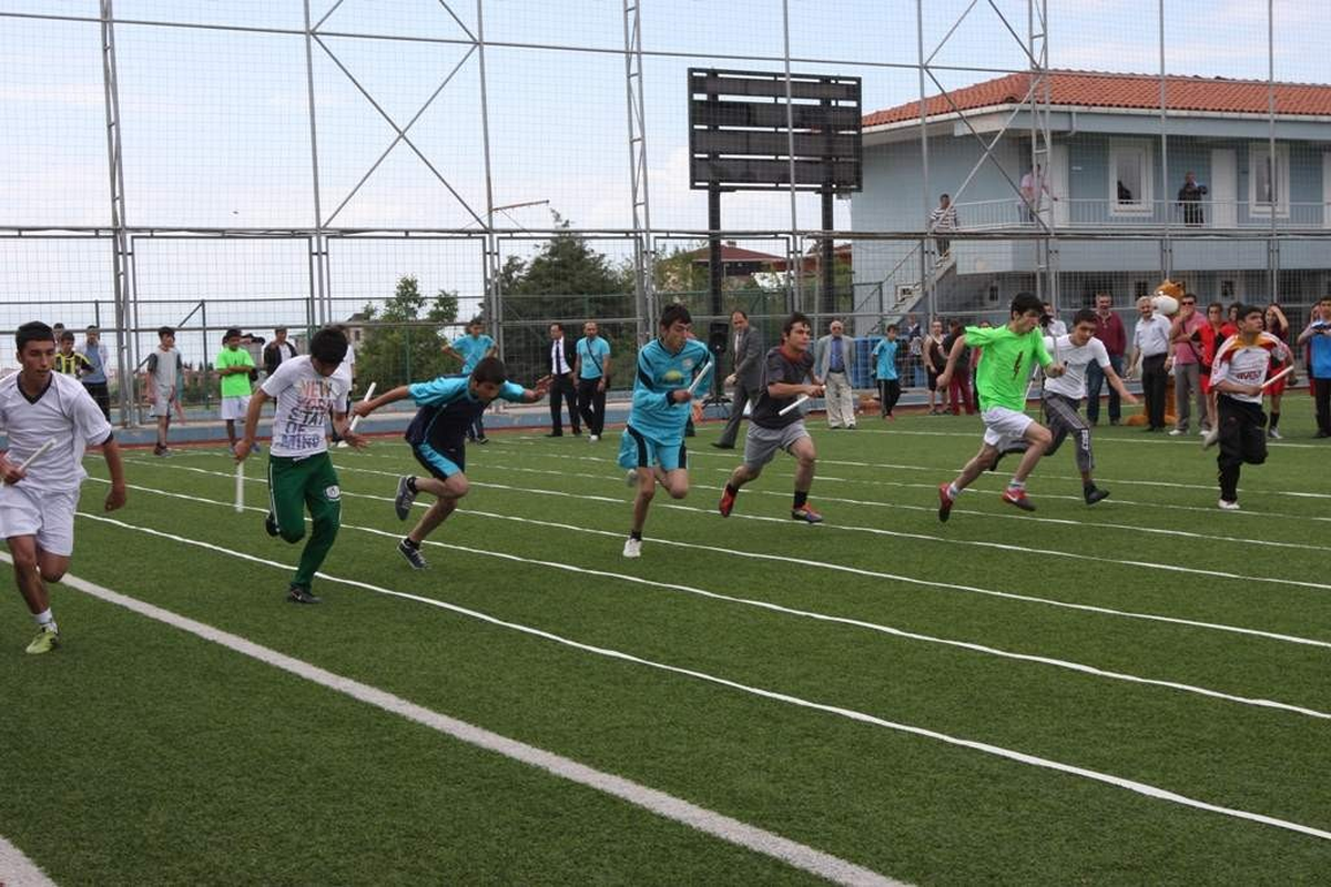 Çayırova'da Gençlik Haftası Etkinlikleri Düzenlendi