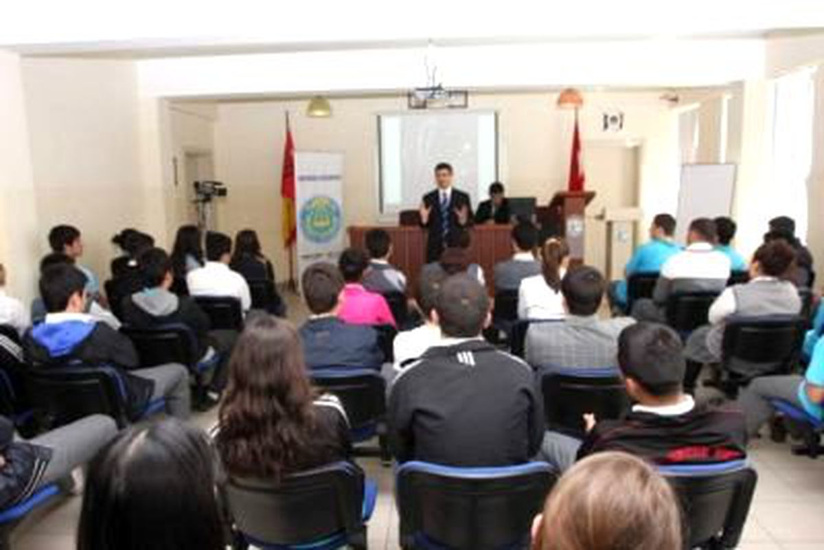 Çayırovalı Öğrencilere Sınav Stratejeleri Semineri