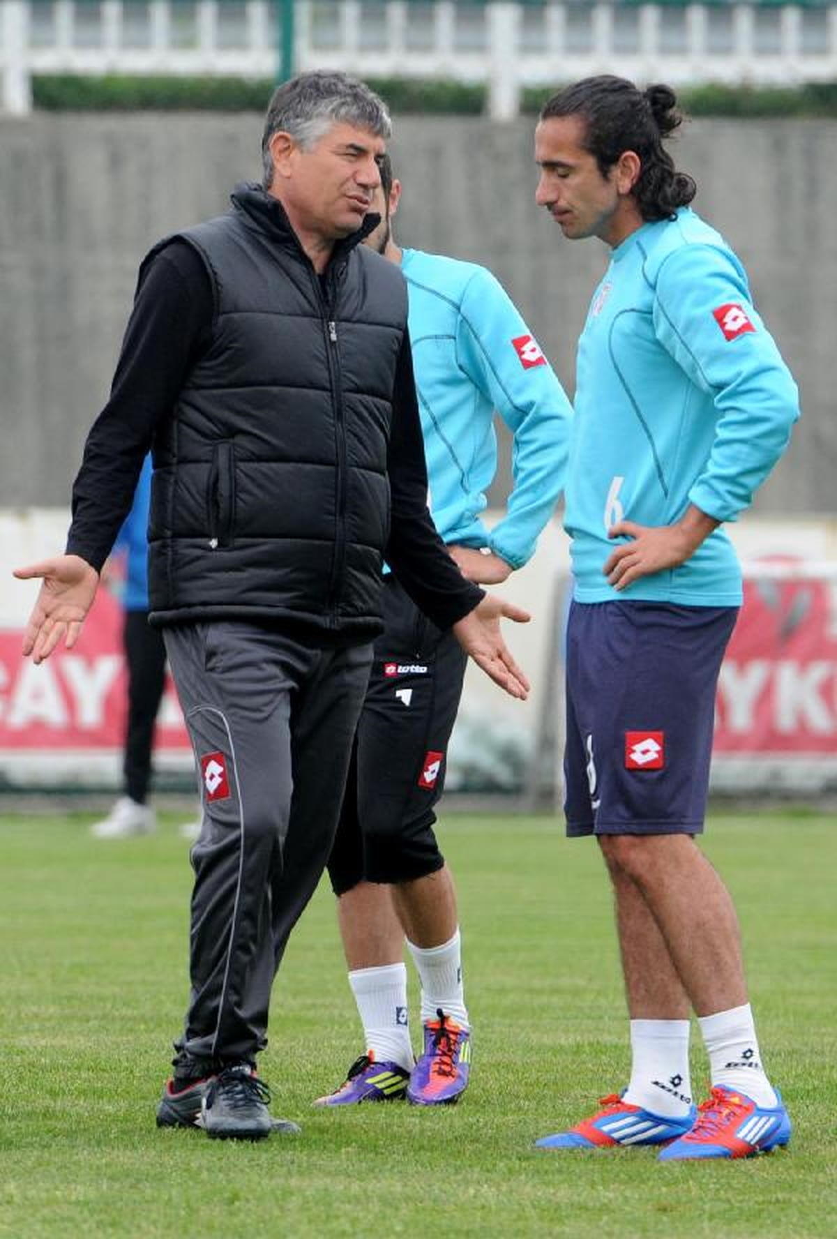 Çaykur Rizespor Teknik Direktörü: 'Turu Akıllı Oynayan Geçer'